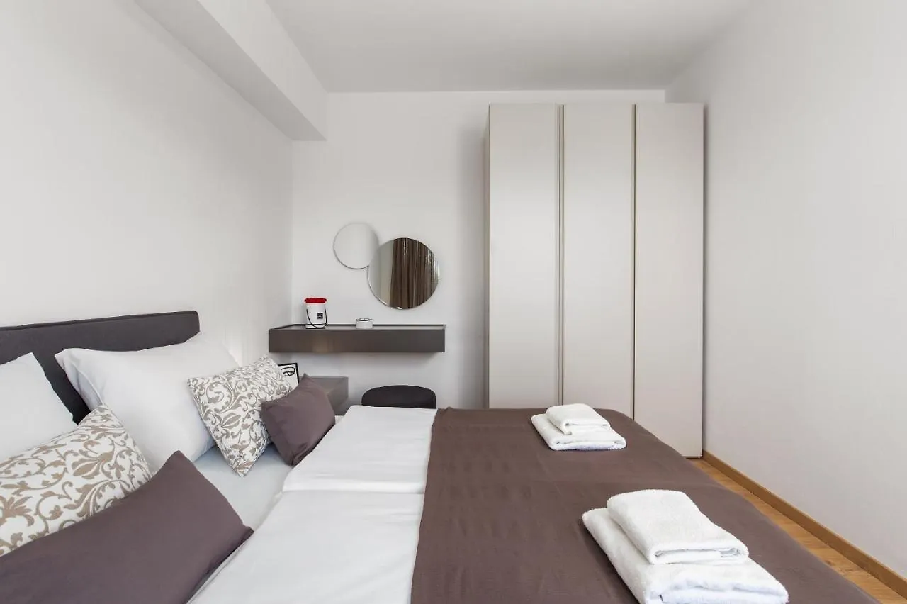 Apartment Val Pjescana Uvala
